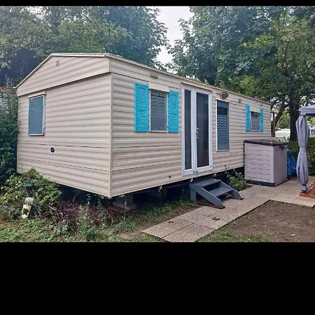 Mobil 4 Personnes Sur 3 étoiles à 150m De La *