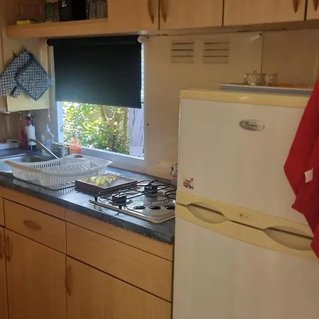 Camping Mobil 4 Personnes Sur 3 étoiles à 150m De La Saint-Pierre-d'Oleron