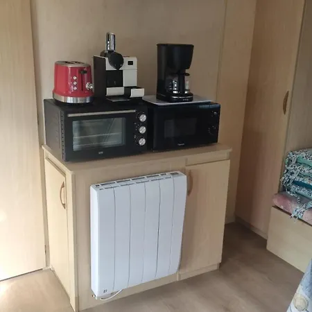 Mobil 4 Personnes Sur 3 Etoiles A 150m De La Kamp alanı *