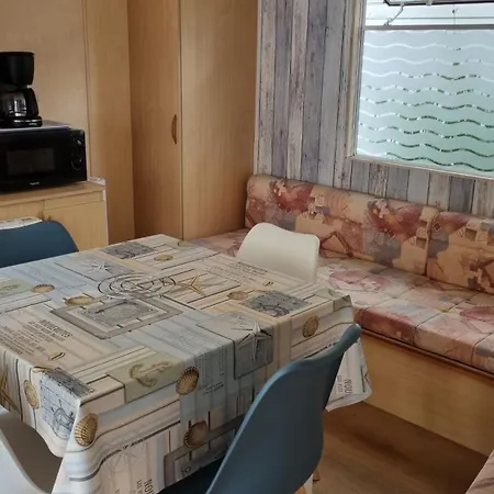 Mobil 4 Personnes Sur 3 Etoiles A 150m De La Kamp alanı Saint-Pierre-d'Oleron