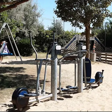 Camping Mobil 4 Personnes Sur 3 étoiles à 150m De La Saint-Pierre-d'Oleron