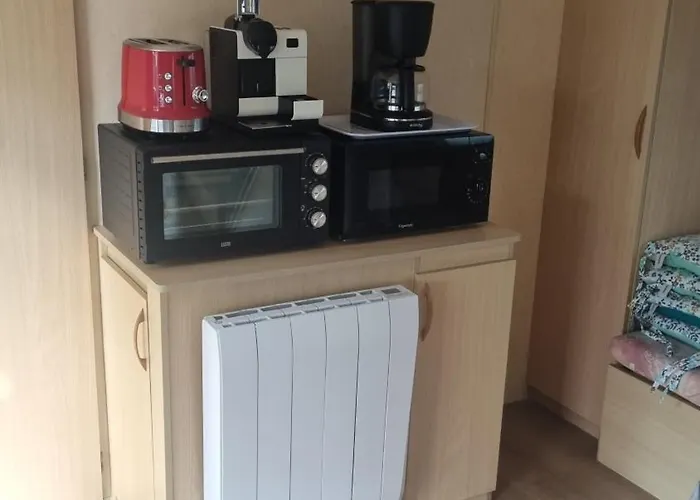 Mobil 4 Personnes Sur 3 étoiles à 150m De La Parque de Campismo *