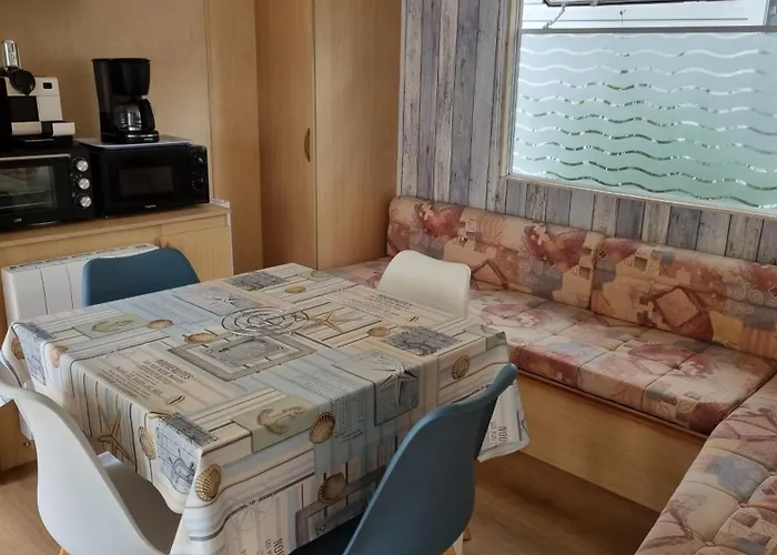 Mobil 4 Personnes Sur 3 étoiles à 150m De La Parque de Campismo Saint-Pierre-d'Oleron