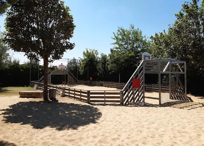 Mobil 4 Personnes Sur 3 étoiles à 150m De La Parque de Campismo